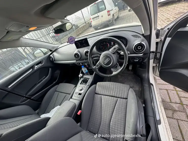 Panel dhe interier i Audi A3 8V